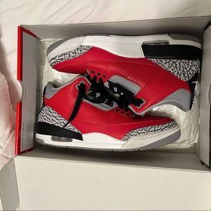 Mens retro Jordan 3s red white black size 9 just need a nice cleaning!!